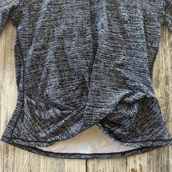 Lululemon Melodic Movement Long Sleeve Women's 2 - Picture 5 of 8